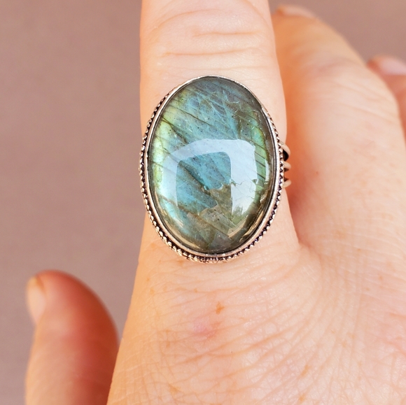 New Labradorite Silver Ring. - Picture 3 of 12